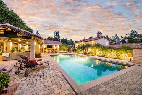 *Seller is open to contributing concessions toward buyer’s closing costs or an interest rate buydown with the right offer.* Experience the ultimate in resort-style living in a home designed to be the destination everyone loves to gather. Located in t...