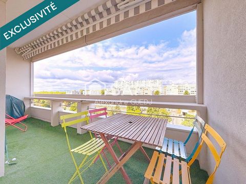 BEL APPARTEMENT TRAVERSANT EN DERNIER ETAGE