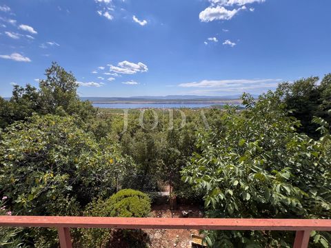 Location: Primorsko-goranska županija, Crikvenica, Jadranovo. TWO-APARTMENT HOUSE IN A QUIET LOCATION The house consists of a ground floor and first floor. Each floor has an apartment of 90m2. The apartment on the first floor consists of two bedrooms...
