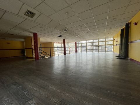 Espace commercial 220 m2 dans le centre de Boulazac. Perigueux EST