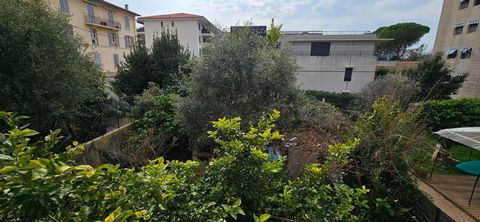 Rare Cannes Montfleury T3 dans maison de ville vue verdure