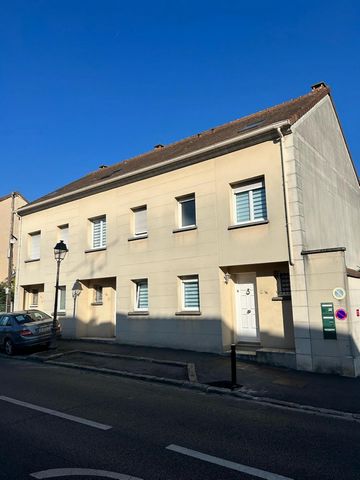 CHILLY MAZARIN : un appartement atypique en triplex de 90 m²