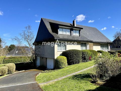 PRUNIERS- Hauts de Beaumont-Villa de 265 m2 (6 chambres) sur 1640 m2.