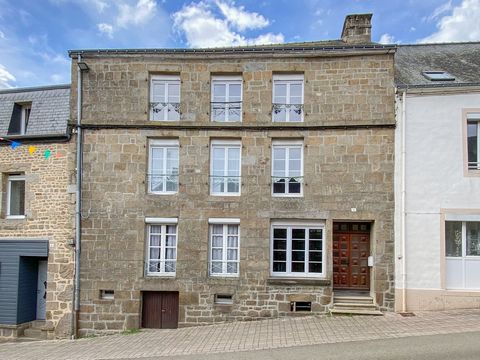 Maison de caractère spacieuse avec 4 entrées différentes et cour