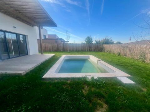 Frais de notaire offerts - Remise de 20 000€ à déduire du prix affiché - Maison avec jardin, garage, DPE A, climatisation