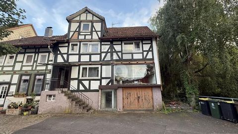 A real collector's item: This listed half-timbered apartment building in Helsa offers a lot of potential for individual living or investment ideas on approx. 240 m² of living space over three floors. The idyllic location on the river, a balcony terra...
