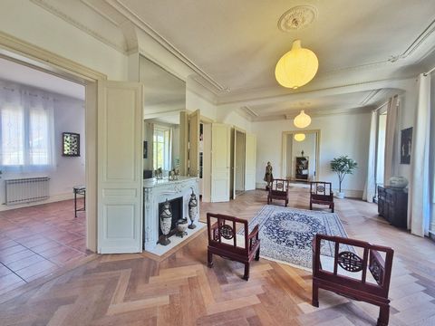 Appartement Bourgeois de 330m² au Cur de Béziers
