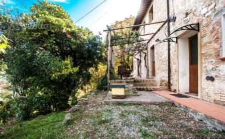 Price reduced to Euro 230,000 (it was Euro 310,000) Partially renovated 5-bedroom countryhouse, situated in a panoramic position with views over the countryside and up to Volterra. The property is in need of renovation. Casalae Fulvio is situated on ...