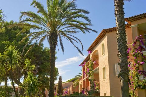 Your residence: Located 2km from the village of Giens, the Pierre & Vacances La Pinede residence opens directly onto a sandy beach bordered by a pine forest. This self-catering residence offers many activities: a swimming pool, playground and volleyb...