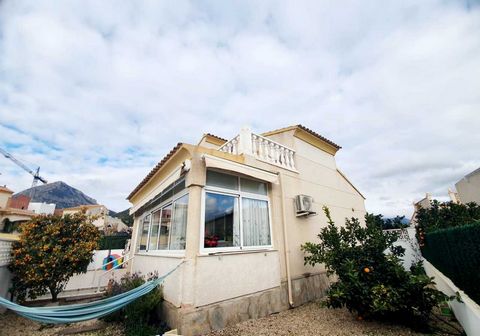 VILLA IN POLOP DE LA MARINA Detached house in Polop, close to the commercial centre of Alberca, where there is supermarket, pharmacy, commercial premises and bar, restaurant, also there is fantastic park for all the family. The property is distribute...