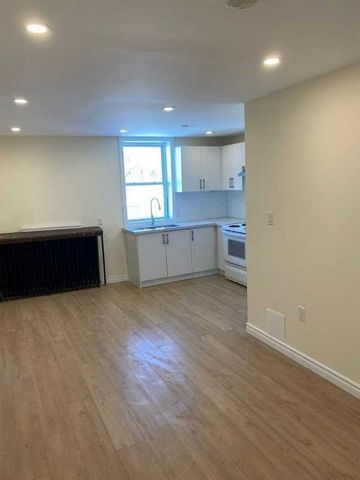 Renovated 2-Bedroom Apartment With Bonus Room (Den Or Walk-In Closet) In The Heart Of Uxbridge With A New Kitchen, Bathroom, And L E D Pot Lights. Amazing Location, Great Landlord.