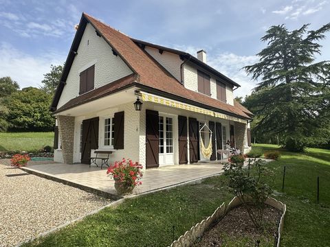 IFC Conseils GAILLON presents this 180 m2 house with its total basement in the heart of the Eure Valley. This property consists of an entrance, a living/dining room with its open fireplace, a kitchen, a corridor leading to a shower room with toilet a...