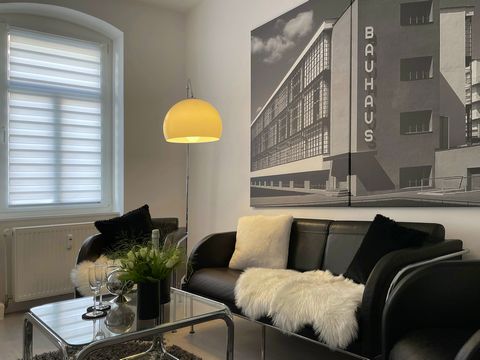 Luxurious design apartment with garden, in the BAUHAUS style of the roaring 20s. The apartment is divided up into: 1 spacious living room, 2 bedrooms, a full kitchen with dining area and private access to the garden. The bathroom includes a full-size...