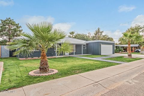 COMPLETELY REMODELED & FULL OF CHARACTER neighboring Arcadia Lite and Lower Arcadia- Single Level, 4 bedrooms, 3baths, bonus room with added garage.Expansive and lush backyard, sparkling, updated pool with an extended baja deck.Incredible, new additi...
