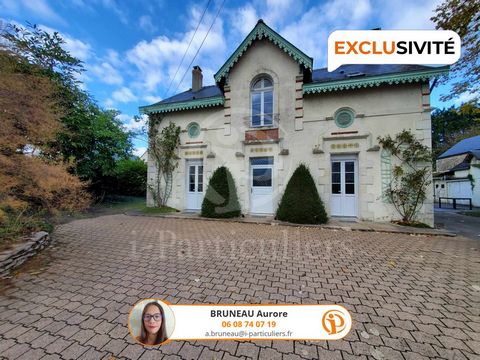 Opportunity to seize for this house of 250 m2 in total. Come and discover this large property built on a plot of 1962 m2, which offers great potential to AZAY LE RIDEAU, less than 30 minutes from TOURS. The main house of 150 m2 is composed on the gro...