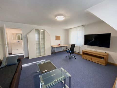 Spacious, bright and quiet twin room apartment, complete with kitchen and bathroom. Its central location in the heart of the city center is its USP. Ideal for guests who prefer to stay in the very center and explore everything our beautiful city has ...