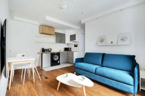 It is a 39m² flat located on the 1st floor without a lift, only 3 minutes walk from the Bois de Vincennes. It is composed of: - An open kitchen equipped and functional: fridge, cooking plates, coffee machine, toaster, kettle, washing machine ... - A ...