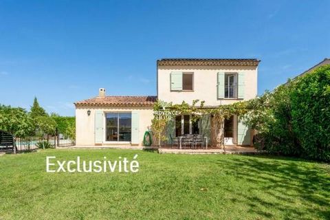 Provence Home, the Luberon real estate agency, is offering for sale, a recent house built in 2006, in a quiet residential area close to the center of Oppède. SURROUNDINGS OF THE HOUSE Benefiting from a magnificent view of the Luberon, the house is id...