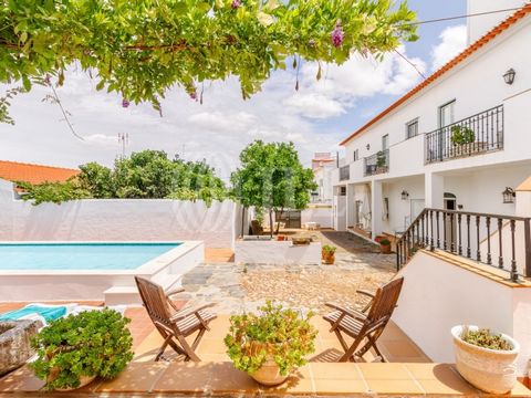 12-bedroom guesthouse, renovated, with swimming pool, in Sousel, Portalegre, Alentejo. The guesthouse was fully renovated in 2017 and is divided into two separate buildings. It comprises 12 suites, a kitchen equipped for a restaurant, allowing the pr...