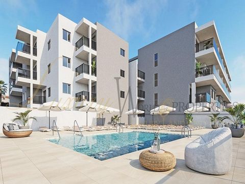 Luxury World Properties is verheugd een exclusieve ontwikkeling te presenteren in het charmante dorpje El Médano, op slechts een steenworp afstand van de zee. Dit aanbod omvat 52 appartementen met 2 en 3 slaapkamers, geschikt voor permanente bewoning...