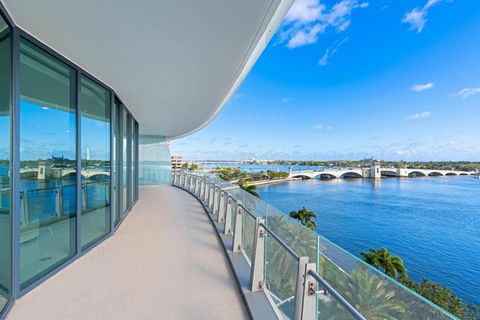 Welcome to The Bristol 602, the epitome of South Florida luxury living overlooking the beautiful Intracoastal waterway and Palm Beach Island. Boasting 4308 total square feet of living space, high ceilings throughout, 3BRs + den, and 3.5BAs, this pris...