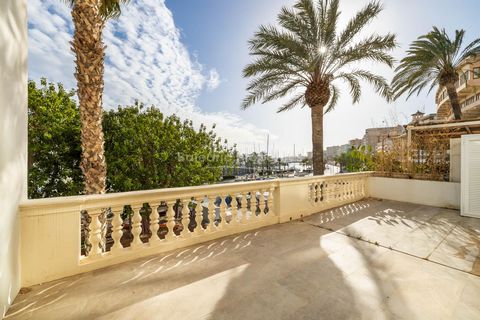 Completely renovated apartment on the famous Paseo Maritimo in Palma This completely renovated second floor apartment is offered for sale on the sea front in Palma; it boasts modern design with spectacular views of the Mediterranean sea and Palma Bay...
