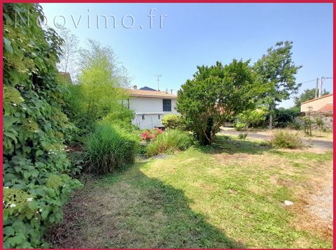 PRICE DROP Your Noovimo advisor Claire POUZET ... offers you: To discover, this LARGE village house of +220m2 of living space. The surfaces of this house are generous with an open living room/kitchen of 41m2, the living room, a MASTER SUITE with bath...