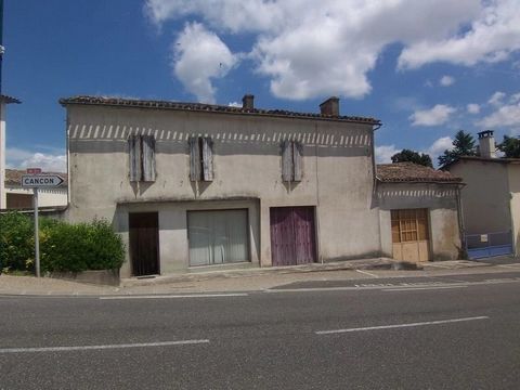 Close to services, this village house to renovate offers spacious accommodation. On the ground floor, there is a living room of 30 m², living room with fireplace of 28 m², kitchen, laundry, WC, open room overlooking a terrace that can be used as an o...
