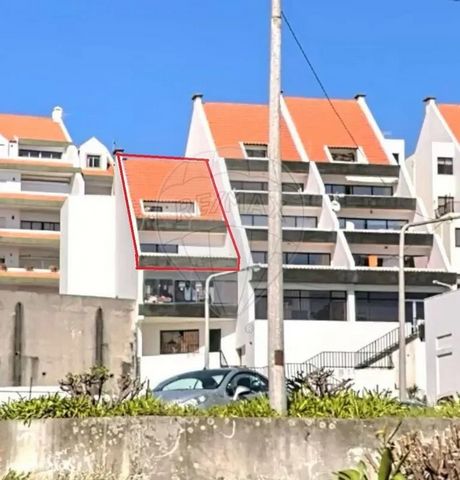 Fantastic 3 bedroom duplex apartment, 100 meters from the beach. Apartment inserted in a 3-storey building, consisting of: Kitchen and living room (1 floor); 3 bathrooms (1 on the first floor and 2 on the second floor); 3 Bedrooms; No elevator and ga...