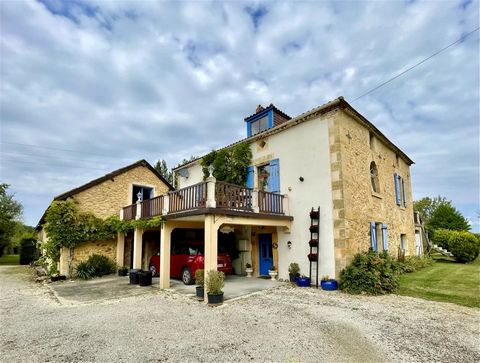 This is a lovely family home situated in a hamlet on the edge of Lanquais, a very sought-after village in the Bergerac area. Bergerac and its airport are only 20 minutes away. The stone house has 3 spacious bedrooms, all with private shower rooms and...