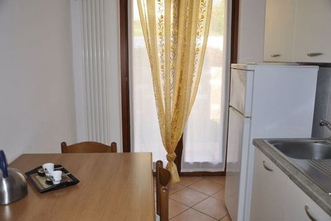 With a corner terrace and 4 bedrooms, this is a holiday home in a quiet but favorable position in Lazise, a town on Lake Garda. For your comfort, a garage and a shared swimming pool have been provided. The holiday home is excellent for a family or gr...