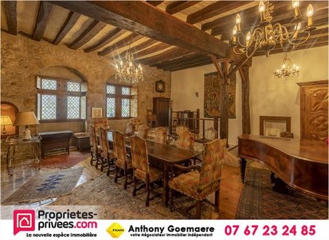 41200 - Villefranche/Cher - Historic house 6 rooms 281 m² - 3 bedrooms - Garage - Attic - Office - Outbuilding - Land 476 m². ................................................... Attested to the 11th century, this building of character offers a fitted...