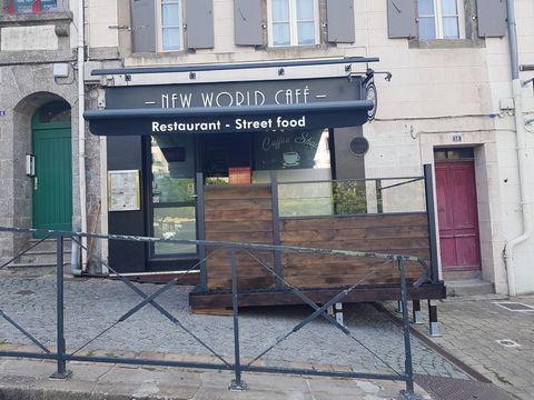 As usual, 50/50 IMMOBILIER guarantees you the lowest prices on the market and offers you, this business having for activity the restoration. Located in a busy street, you will enjoy optimal visibility. This restaurant of 2016 can welcome indoors up t...