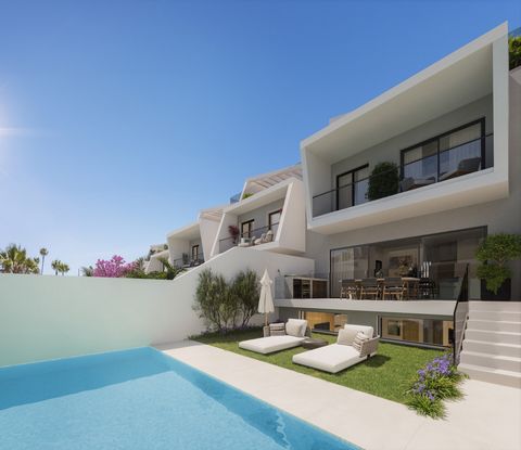 Ervaar de ultieme combinatie van elegantie en comfort in deze prachtige nieuwbouw villa, een oase van luxe en rust. Deze indrukwekkende villa met drie slaapkamers en vier badkamers ligt in het steeds populairder wordende Estepona, een juweel aan de z...