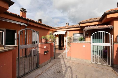 Große Wohnung mit Panoramaterrasse und Doppelparkplatz im Versorgungsbereich - Stadtteil Ellera An der Piazza Carlo Alberto dalla Chiesa, im Herzen des gut ausgestatteten Stadtteils Ellera, bieten wir eine Wohnung von ca. 101 m2 zum Verkauf an, die s...