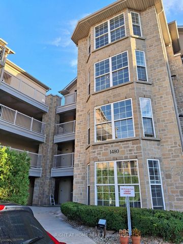 Beautiful Corner Unit With Balcony. Perfect Glen Abby Area With all Amenities Nearby. Clean , neutral Colors Thru out! Spacious Balcony And Over sized Primary Bedroom!