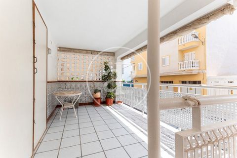 Wohnung möbliert von 108 m2 mit Terrasse Im Großraum von Moncofar. Die Immobilie hat 3 Zimmer, 2 Bäder, Klimaanlage, Einbauschränke, Waschküche und Heizung. Ref. VV2305028 Features: - Air Conditioning - Terrace - Furnished - Balcony