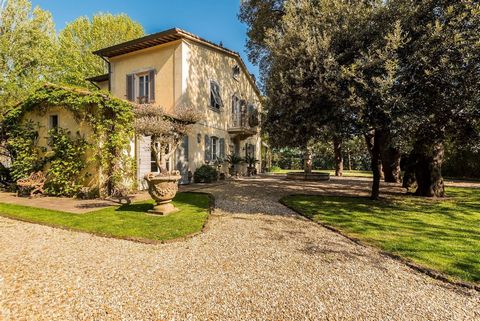 Villa Eden Lussuosa villa con piscina in vendita in Versilia, a Lido di Camaiore, immersa in un curatissimo e rigoglioso giardino a pochi minuti dalle spiagge e dai principali servizi. Questa affascinante proprietà è stata sottoposta ad una completa ...