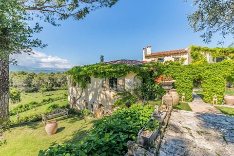 Stunning example of a Couelle villa in the exclusive domaine of Castellaras Le Vieux. Spread over three floors, with the parental suite, of bedroom, dressing and bathrooms, taking up the entire first floor, with 4 other bedrooms, large kitchen and li...