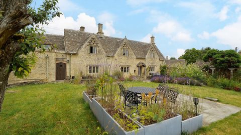 Dating back to the 17th Century, this superb property has all of the history and character of its past but has been cleverly and beautifully upgraded throughout to create a truly stunning home that is the perfect balance period charm and contemporary...