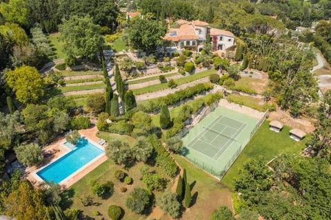 A truly unique property on the top of the hill and next to Mougins Village, it is surrounded by 26,000m² of beautifully landscaped grounds and offering panoramic sea and country views. This stunning 