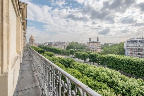 Cet élégant appartement de réception et familial d'environ 270 m², est situé au 5ème étage d'un immeuble de grand standing de l'avenue de Breteuil. Seul à l'étage, l'appartement forme un U autour d'une large cour. Du côté de l'avenue de Breteuil, il ...