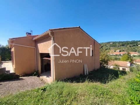 Située à Apt (84400), cette maison bénéficie d'un emplacement idéal à l'entrée de la ville. Proche de tous les commerces et commodités, elle offre un cadre de vie pratique et agréable. Son jardin, sa terrasse, et son garage ajoutent un véritable plus...