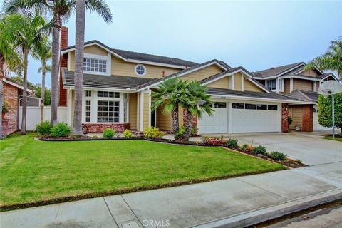 THIS CRESTMOOR ESTATE IS IDEALLY LOCATED WITHIN A PRESTIGIOUS RESIDENTIAL AREA IN THE COASTAL COMMUNITY OF HUNTINGTON BEACH. SITUATED JUST MINUTES FROM THE OCEAN, BEACHES, CLOSE TO AWARD-WINNING SCHOOLS, THE BOLSA WETLAND, LIBRARY, AND CENTRAL PARK, ...