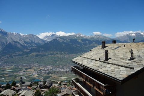 Relax in this cozy apartment near the ski slopes in Veysonnaz, Switzerland, perfect for up to 4 guests. With stunning views over the Rhône Valley, this comfortable 50 m² apartment features a bright living room with a fireplace (currently non-function...