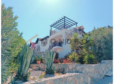 Huset erbjuder en uppfriskande morgonutsikt över havet. Boendet ligger cirka 1 km från strandpromenaden. Närmaste flygplats ligger cirka 40 km bort. Dimension: 113 m² totalt 4 rum med 2 badrum. Alla rum kan användas för att sova eller bo. Det finns e...