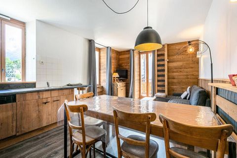 Residentie “Altitudes” met 7 appartementen. Gelegen in het centrum van het dorp, dichtbij de skipistes van Bossonnet (ESF Rally) en winkels. 4 kamers / 8 personen / 2e verdieping (lift) / Zuid-Oost / 61m² / Waardering *** 6 personen / WIFI WINTERSEIZ...