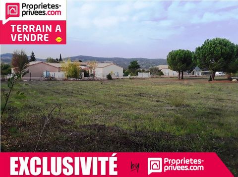 11300 Limoux, Pascal BOURBON vous propose ce terrain de 469m² plat, hors lotissement, sur les hauteurs de Limoux avec une vue dégagées. Viabilisation en bordure de terrain. Cloturé sur deux faces. Non soumis au DPE Prix 55000 euros Honoraire à la cha...