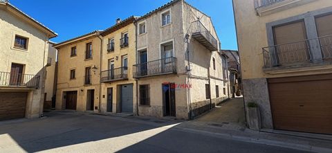 SPSH02-Sant Pau de Seguries- center; Great Investment Opportunity in Sant Pau de Seguries! - A historic house for sale in the charming town square of Sant Pau de Seguries. This three-story property requires a total renovation, but maintains the two h...