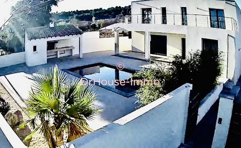 25 minutes from the sea, Murviel-lès-Beziers, great opportunity! Beautiful services and finishes for this new villa to be debuted, 4 rooms, 4 sides with a surface area of 165m2 built on 700m2 with swimming pool. Facing south, the ground floor is comp...